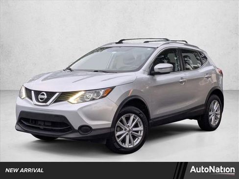 Used 2017 Nissan Rogue Sport SV FWD image 1