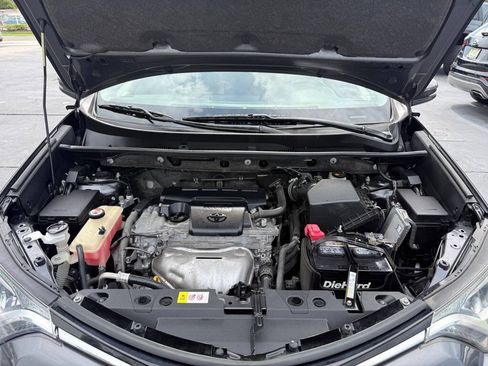 Used 2018 Toyota RAV4 XLE FWD image 34