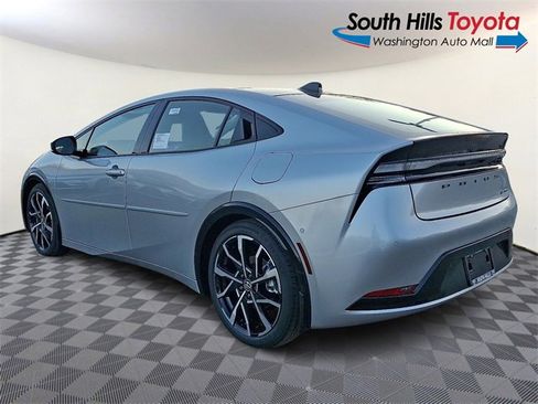 New 2026 Toyota Prius Plug-In Hybrid image 4