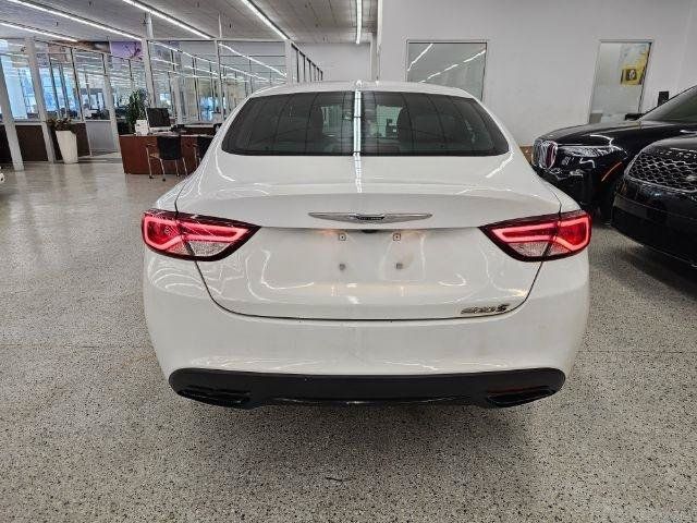 Used 2015 Chrysler 200 S w/ Comfort Group FWD image 5