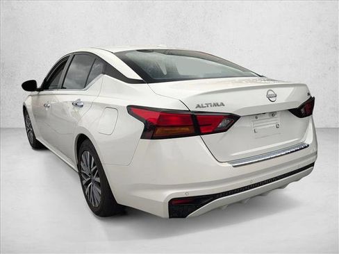 Certified 2023 Nissan Altima 2.5 SV image 2