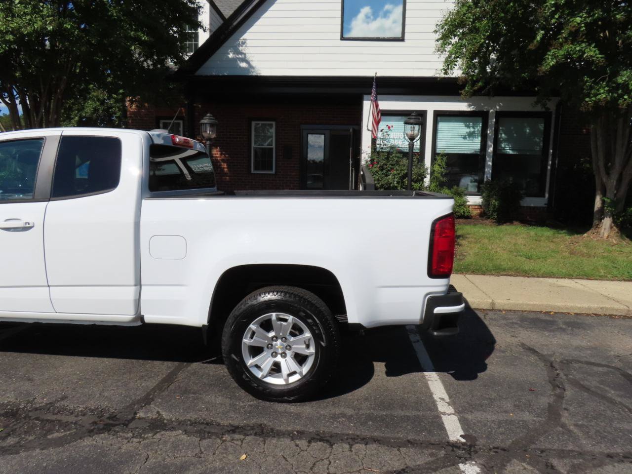 Used 2022 Chevrolet Colorado LT w/ Fleet Safety Package RWD image 4