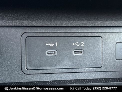 Certified 2025 Nissan Murano SV FWD image 35