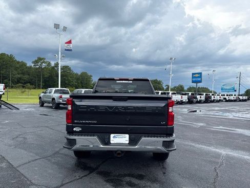 Used 2022 Chevrolet Silverado 1500 LT image 4