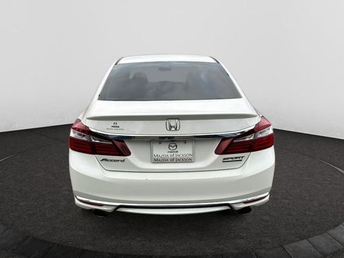 Used 2017 Honda Accord Sport Special Edition image 4