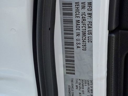 Used 2021 Jeep Grand Cherokee Overland image 32