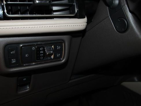 Used 2021 Lincoln Nautilus Reserve w/ Equipment Group 202A AWD/4WD image 11