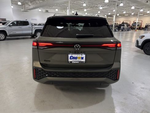 New 2026 Volkswagen Tiguan SE R-Line FWD image 7
