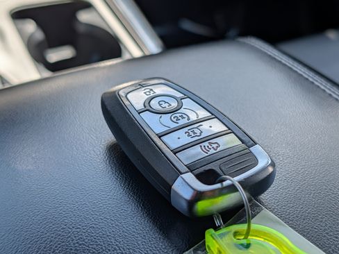 Certified 2022 Ford Explorer XLT w/ Equipment Group 202A AWD/4WD image 36