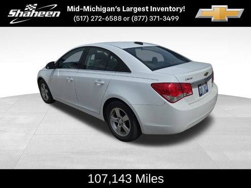 Used 2016 Chevrolet Cruze LT FWD image 2