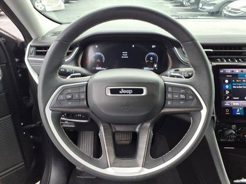 Used 2023 Jeep Grand Cherokee L Limited image 19