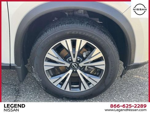 Used 2022 Nissan Rogue SV image 8