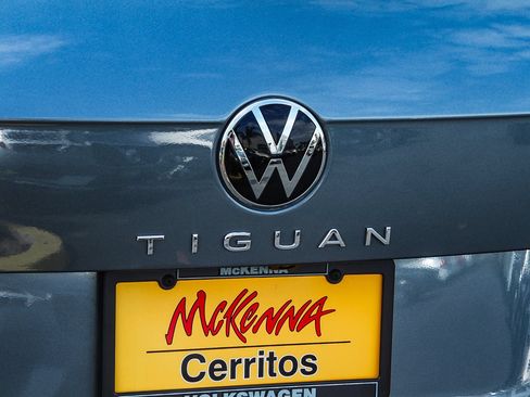 Used 2023 Volkswagen Tiguan SE FWD image 10