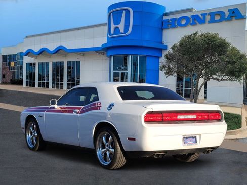 Used 2011 Dodge Challenger R/T image 4