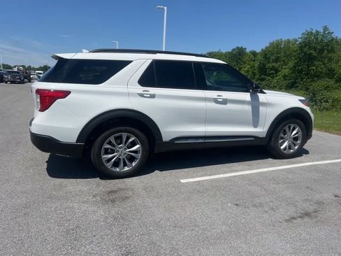 Used 2024 Ford Explorer XLT w/ Equipment Group 202A AWD/4WD image 1