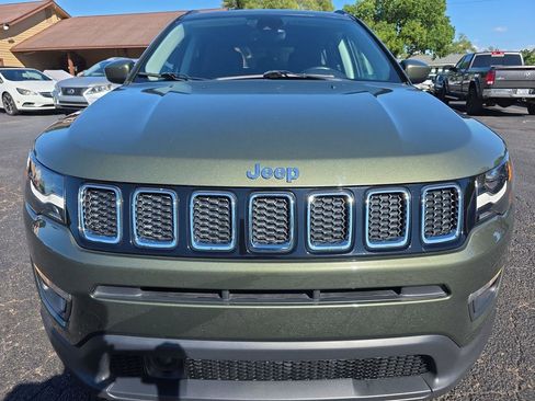 Used 2018 Jeep Compass Latitude w/ Safe & Security Group AWD/4WD image 12