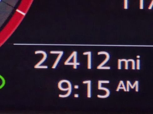 Used 2024 Audi Q3 2.0T Premium image 34