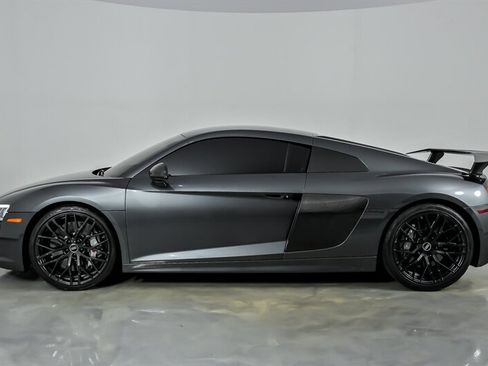 Used 2017 Audi R8 V10 plus AWD/4WD image 8