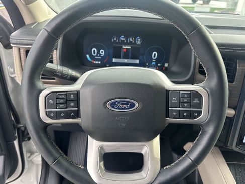 Used 2024 Ford Expedition Limited image 16