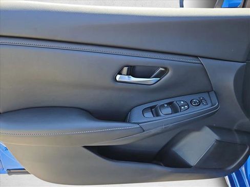 Used 2024 Nissan Sentra SV FWD image 9