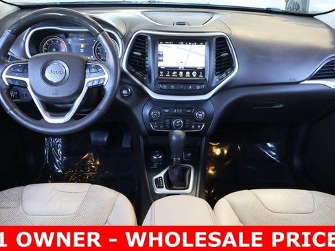 Used 2016 Jeep Cherokee Overland w/ Technology Group AWD/4WD image 13