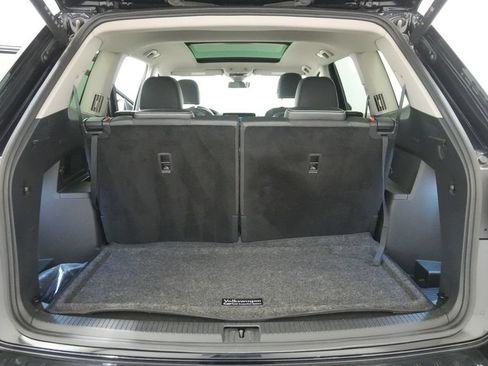 Used 2024 Volkswagen Atlas SE AWD/4WD image 23