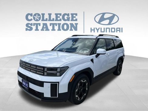Used 2025 Hyundai Santa Fe SEL FWD image 5
