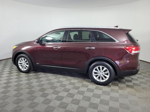 Used 2017 Kia Sorento AWD w/ LX Convenience Package image 3