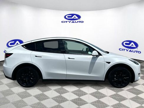 Used 2021 Tesla Model Y Long Range AWD/4WD image 2