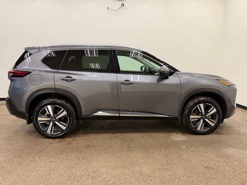 Used 2023 Nissan Rogue SL w/ SL Premium Package image 8