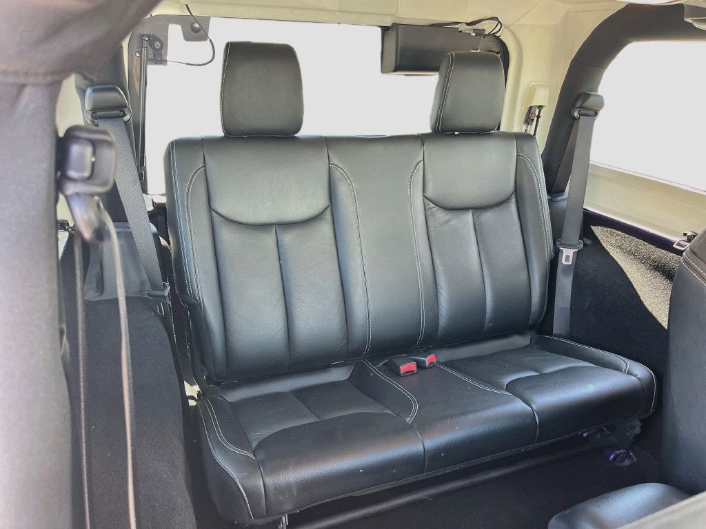 Used 2018 Jeep Wrangler Sahara w/ Connectivity Group AWD/4WD image 22