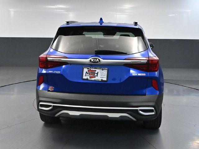 Used 2021 Kia Seltos SX w/ SX Sunroof Package AWD/4WD image 5