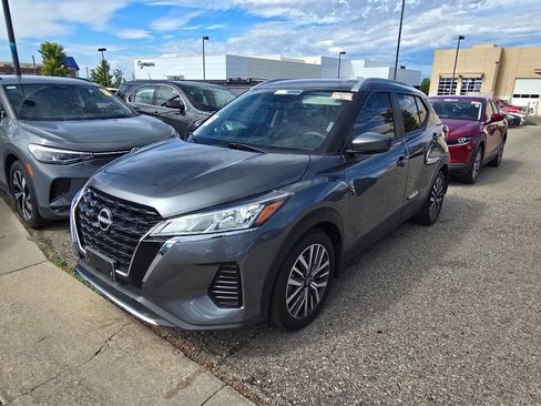 Used 2024 Nissan Kicks SV FWD image 13
