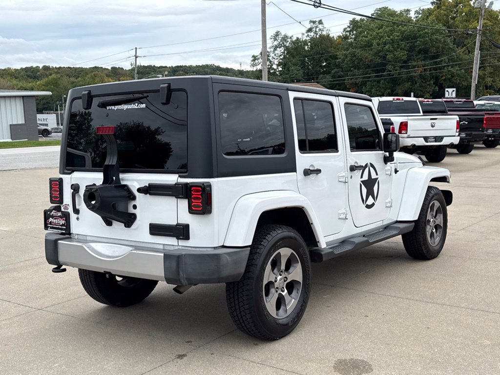 Used 2018 Jeep Wrangler Unlimited Sahara w/ Connectivity Group AWD/4WD image 17