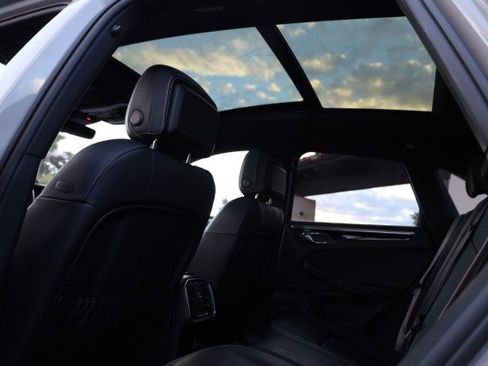 Used 2023 Porsche Macan S image 42