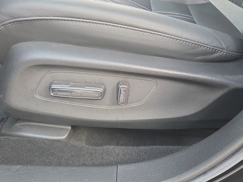 Certified 2025 Honda HR-V EX-L image 10