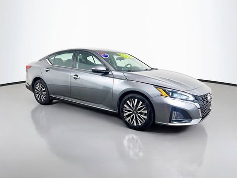 Used 2023 Nissan Altima 2.5 SV FWD image 27