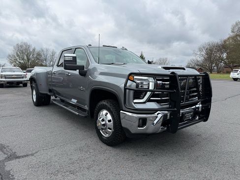 Used 2025 Chevrolet Silverado 3500 LTZ w/ LTZ Texas Edition AWD/4WD image 8