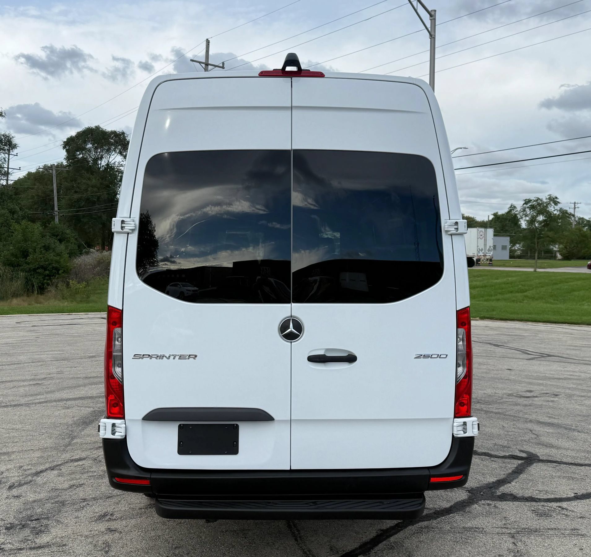 Used 2021 Mercedes-Benz Sprinter 2500 w/ Driver Convenience Package image 10