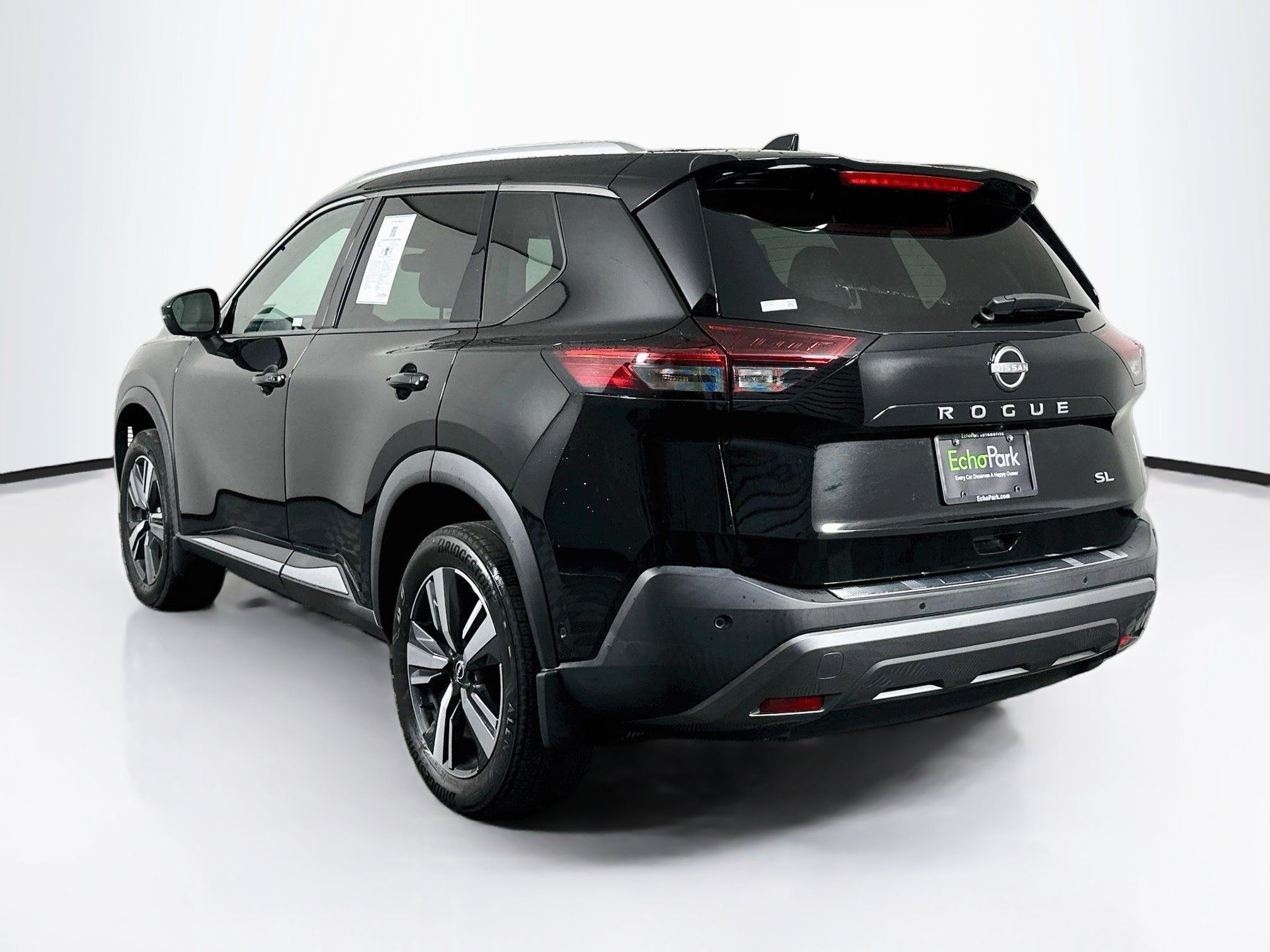 Used 2023 Nissan Rogue SL w/ SL Premium Package FWD image 5