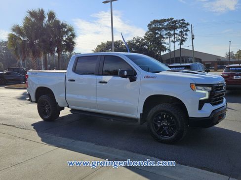 Used 2024 Chevrolet Silverado 1500 LT Trail Boss w/ Convenience Package II image 7