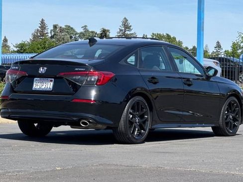 Used 2023 Honda Civic Sport image 4
