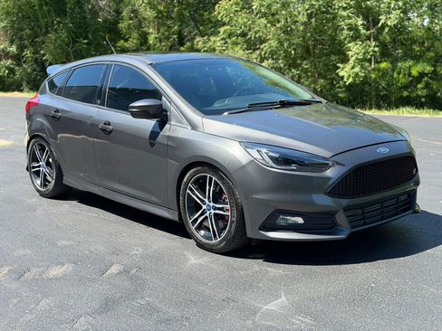 Used 2015 Ford Focus ST FWD image 3