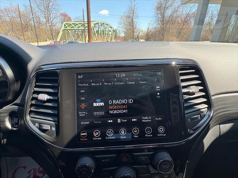 Certified 2021 Jeep Grand Cherokee Laredo X AWD/4WD image 25