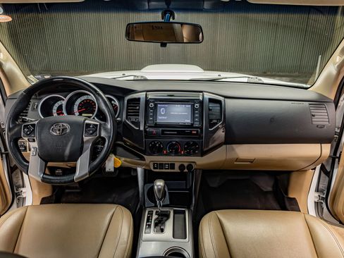 Used 2015 Toyota Tacoma PreRunner w/ SR5 Package RWD image 15