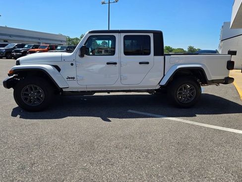 New 2026 Jeep Gladiator Sport AWD/4WD image 26