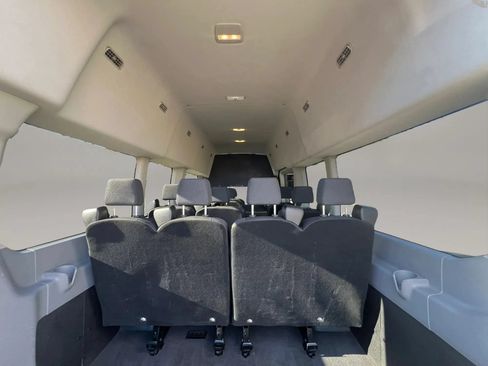 Used 2019 Ford Transit 350 XLT RWD image 11