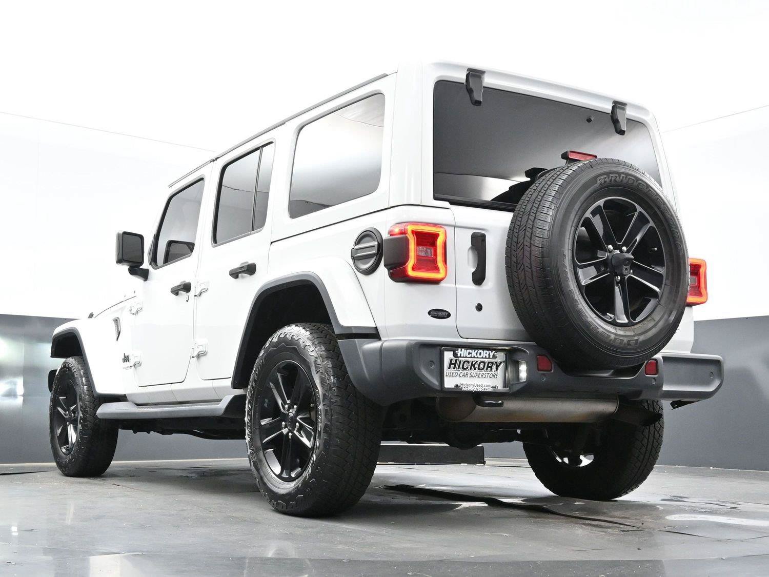Used 2020 Jeep Wrangler Unlimited Sahara AWD/4WD image 39