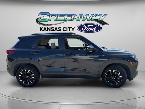 Used 2021 Chevrolet TrailBlazer LT w/ Convenience Package FWD image 9