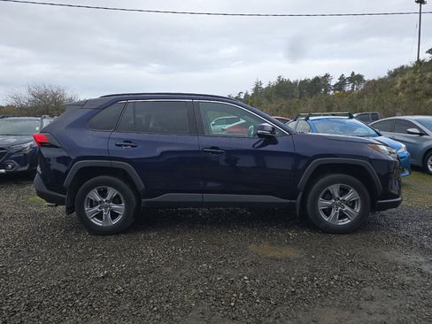 Used 2022 Toyota RAV4 XLE w/ Convenience Package image 4